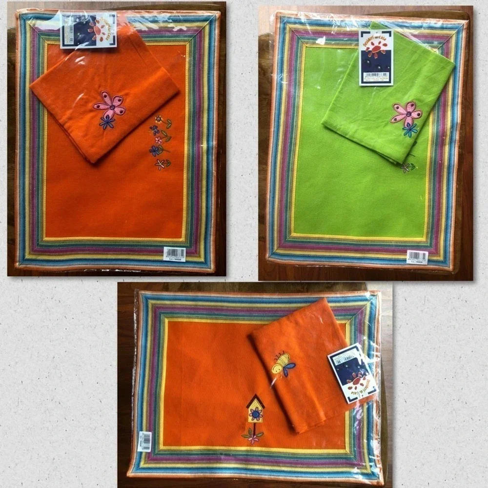 Desideri Di Casa Placemats Napkin Set of 3 Italy NWT embroidered Bee Floral